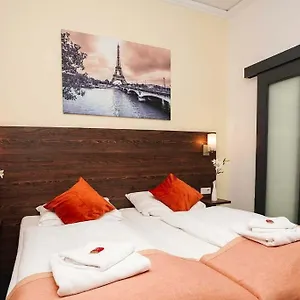 3* Otel Little Paris